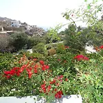 Villa Nama *